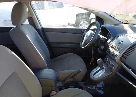 2011 Nissan Sentra 2.0S z USA, uszkodzony, nr VIN 3N1AB6AP1BL640403